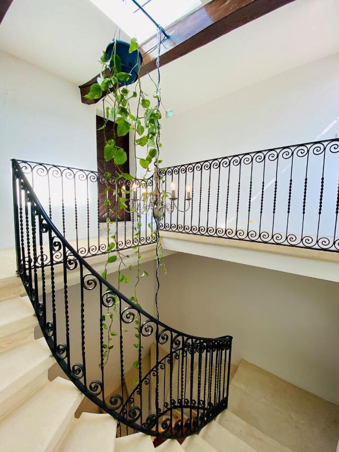 Rooftop Heated Jacuzzi, Fireplace, A Unique Home! بيت للعطل Żebbuġ