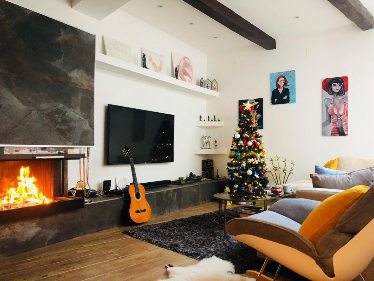 Rooftop Heated Jacuzzi, Fireplace, A Unique Home! بيت للعطل Żebbuġ